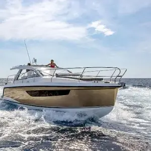 2024 Sealine S335 V