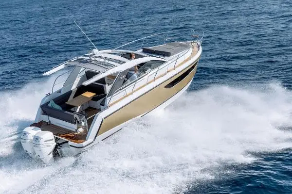 2024 Sealine s335 v