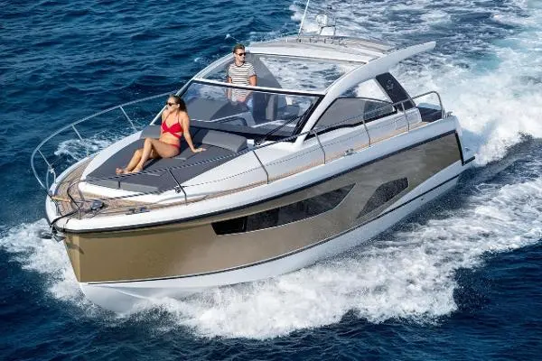 2024 Sealine s335 v