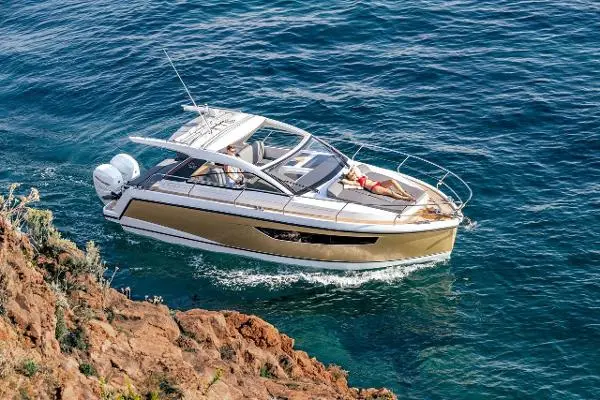 2024 Sealine s335 v