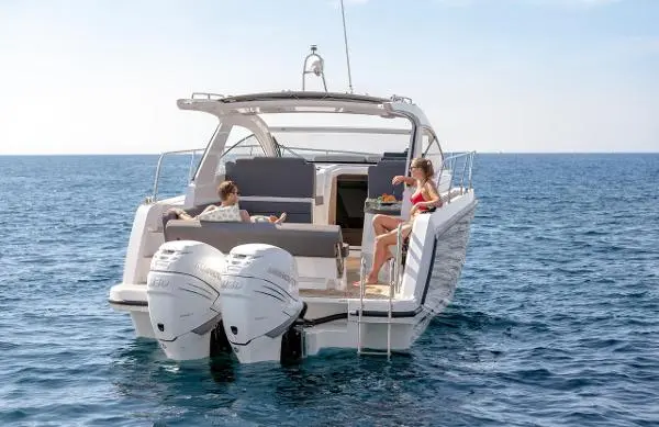 2024 Sealine s335 v