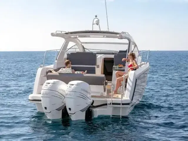 Sealine S335 V