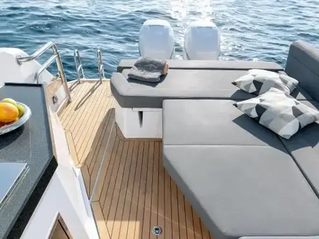 Sealine S335 V