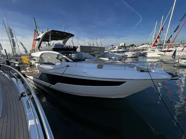 Fairline Squadron 58