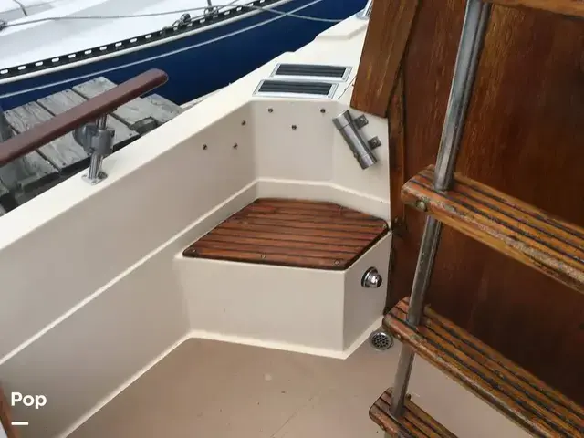 Chris Craft 333 Commander