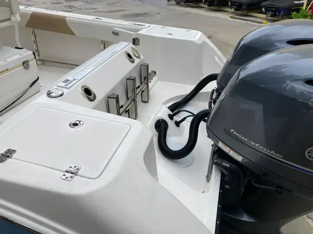 Edgewater boats 245CC