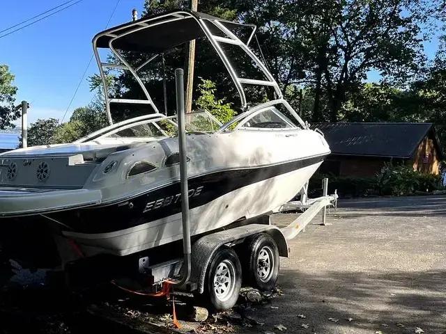 Ebbtide 2300 Bow Rider