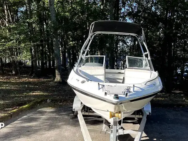 Ebbtide 2300 Bow Rider