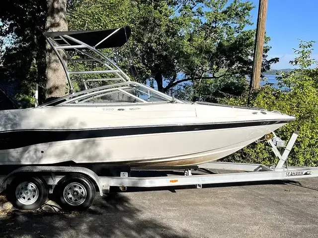 Ebbtide 2300 Bow Rider