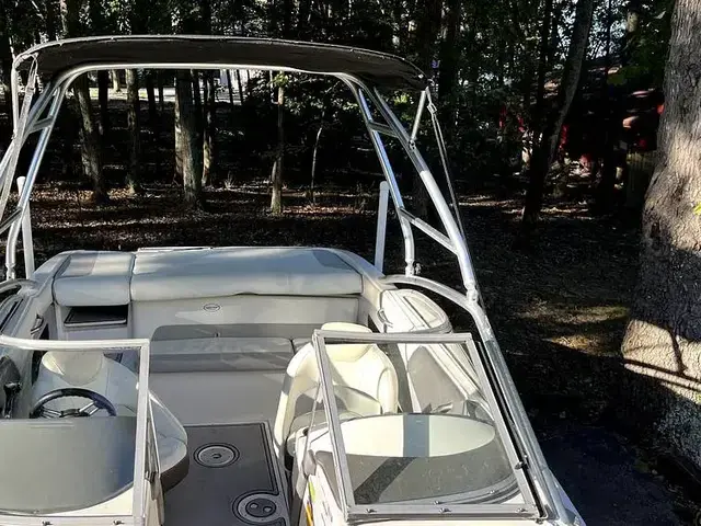 Ebbtide 2300 Bow Rider