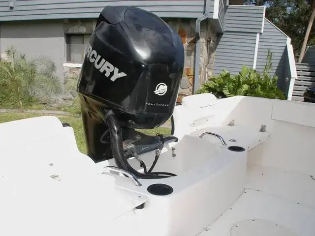 Boston Whaler 190 Outrage