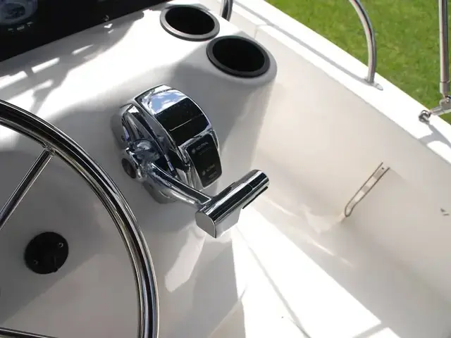 Boston Whaler 190 Outrage