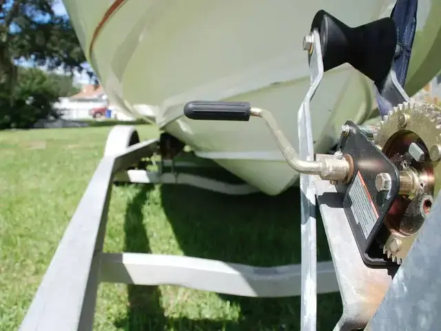 Boston Whaler 190 Outrage