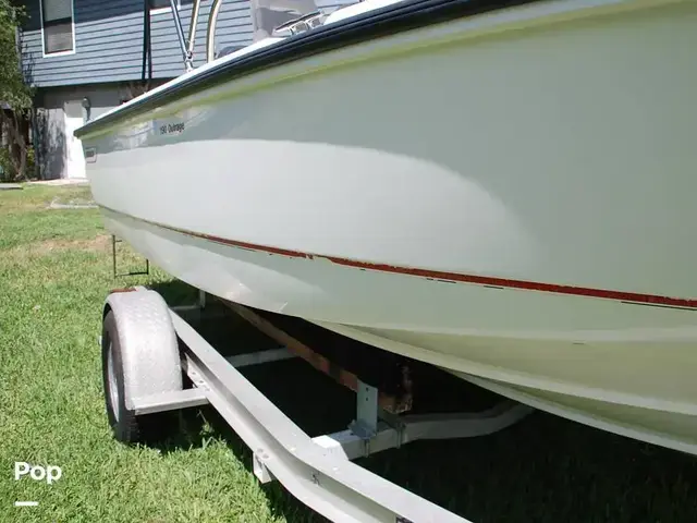 Boston Whaler 190 Outrage