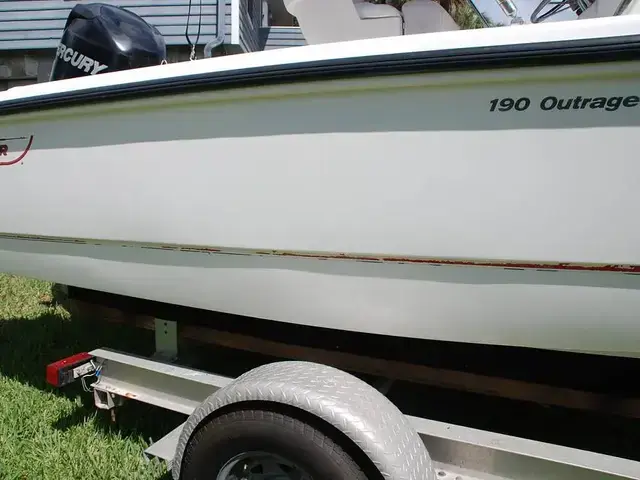 Boston Whaler 190 Outrage