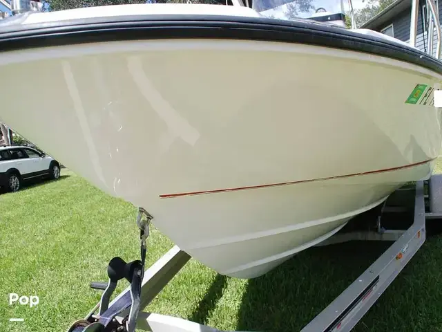 Boston Whaler 190 Outrage