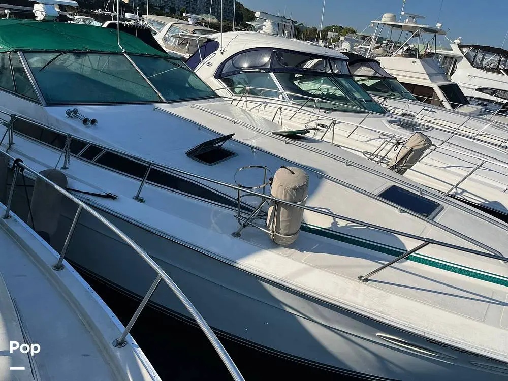 1990 Sea Ray 390 express cruiser