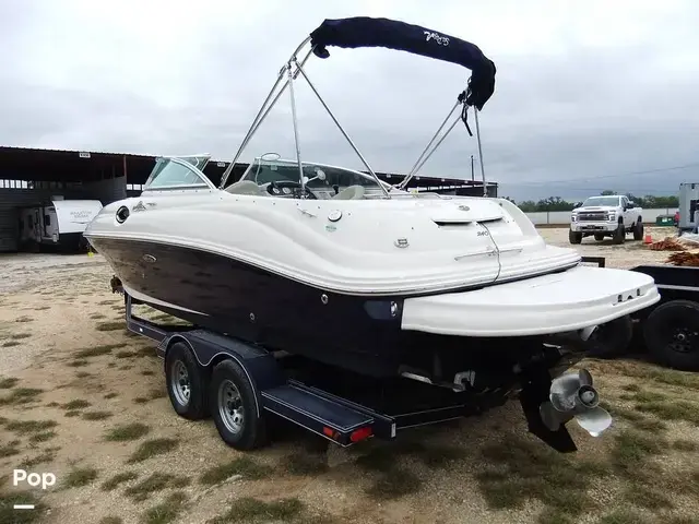 Sea Ray 240 Sundeck