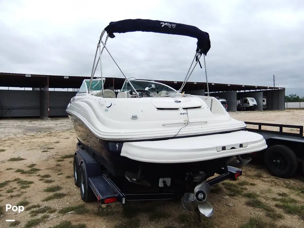 2005 Sea Ray 240 sundeck