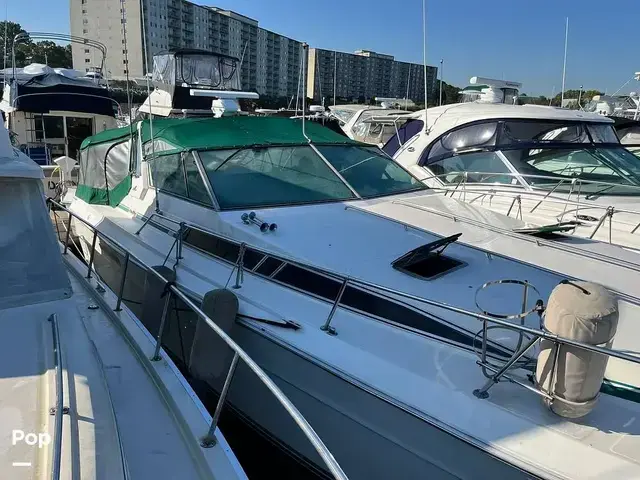 Sea Ray 390 Express Cruiser