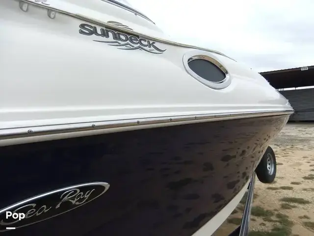 Sea Ray 240 Sundeck