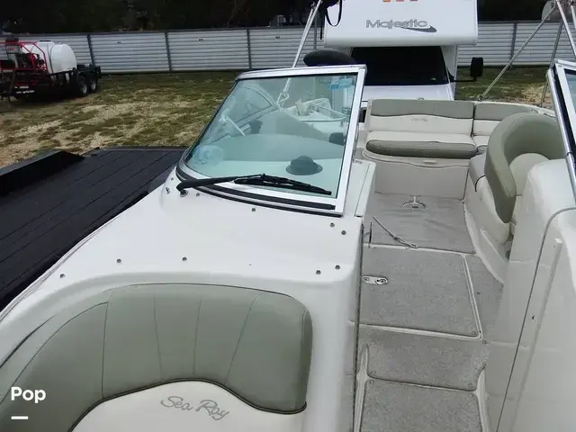 Sea Ray 240 Sundeck