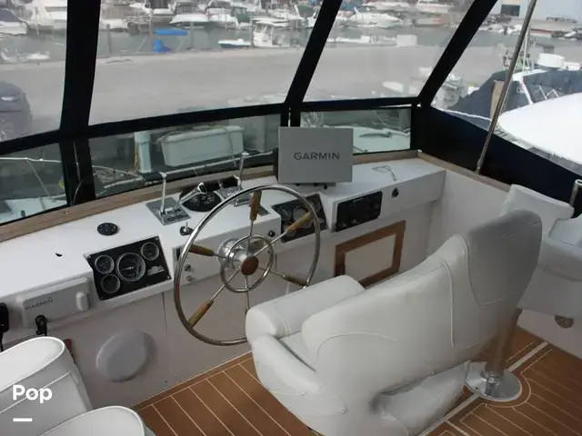 Marinette 39 Double Cabin Flybridge