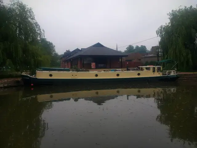 Dave Thomas Narrow beam Barge