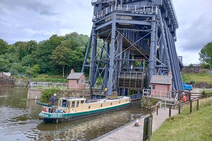 Dave Thomas Narrow beam Barge