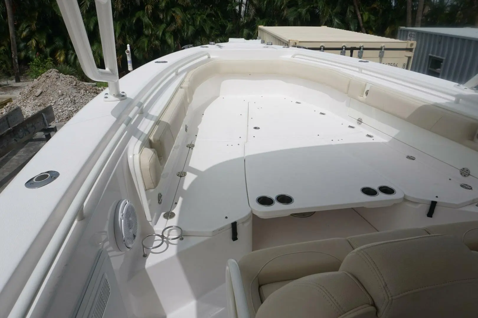 2017 Everglades Boats 355 ccx