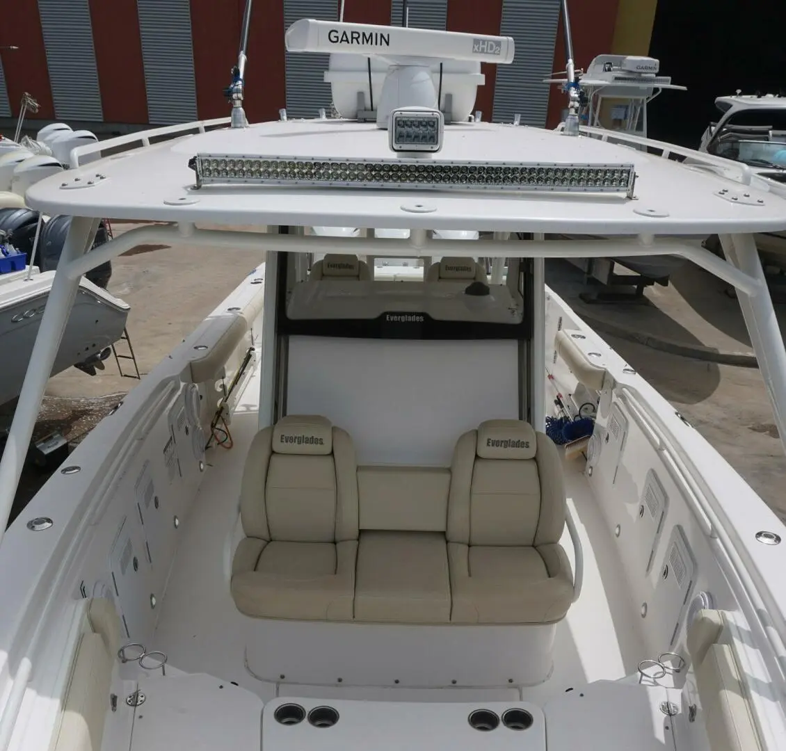 2017 Everglades Boats 355 ccx