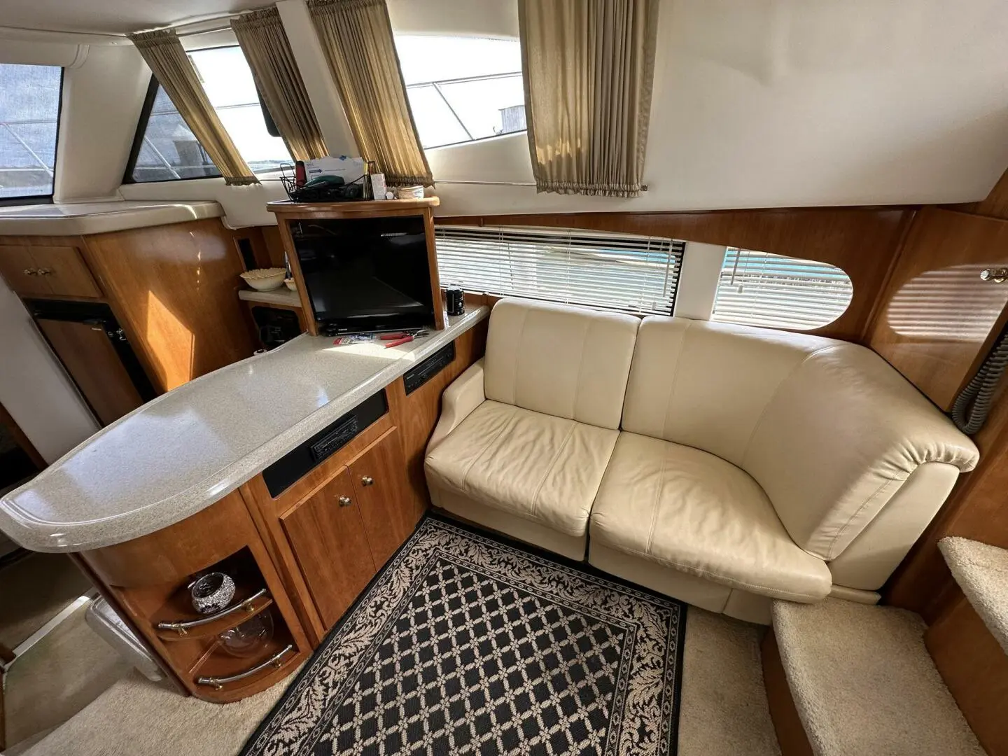 2002 Carver 36 aft cabin