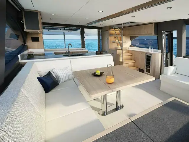 Riviera Sports Motor Yacht 58