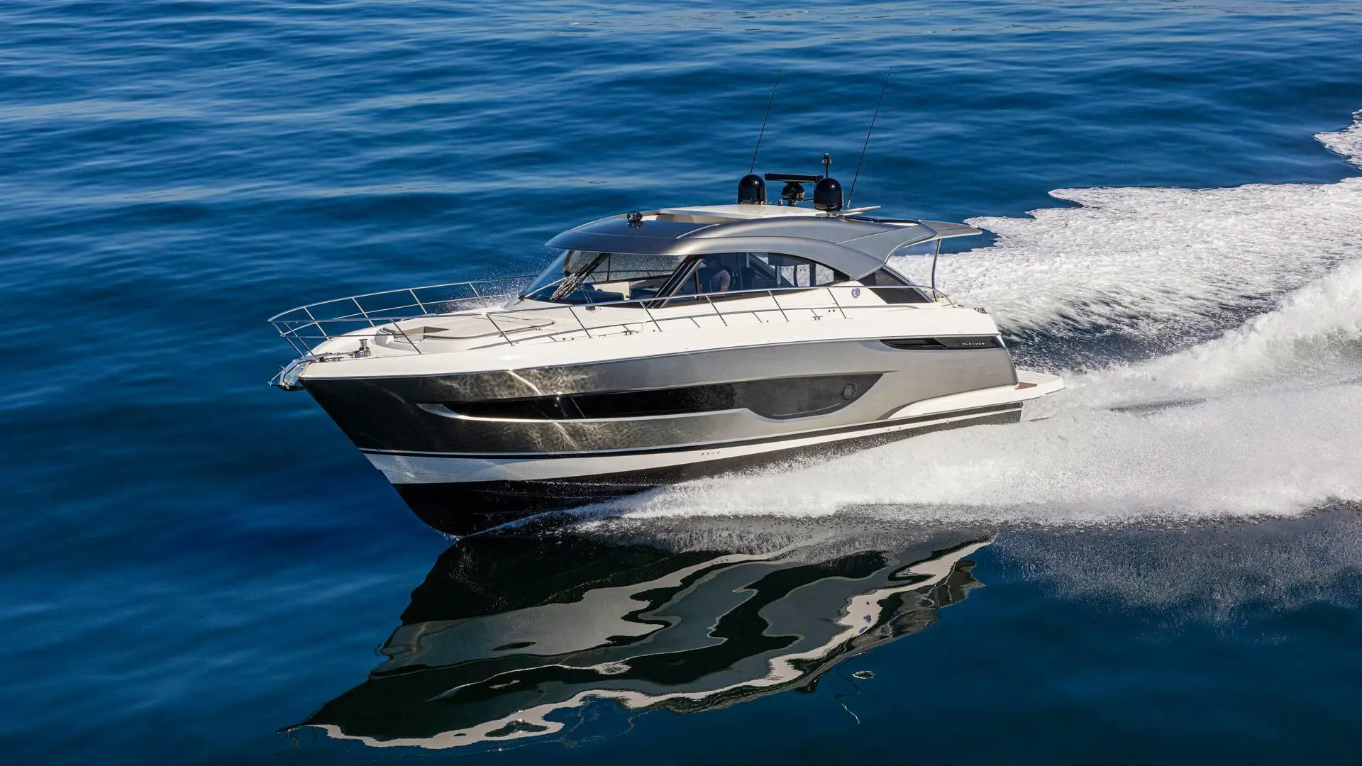Riviera 4600 Sport Yacht Platinum Edition