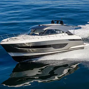 2025 Riviera 4600 Sport Yacht Platinum Edition