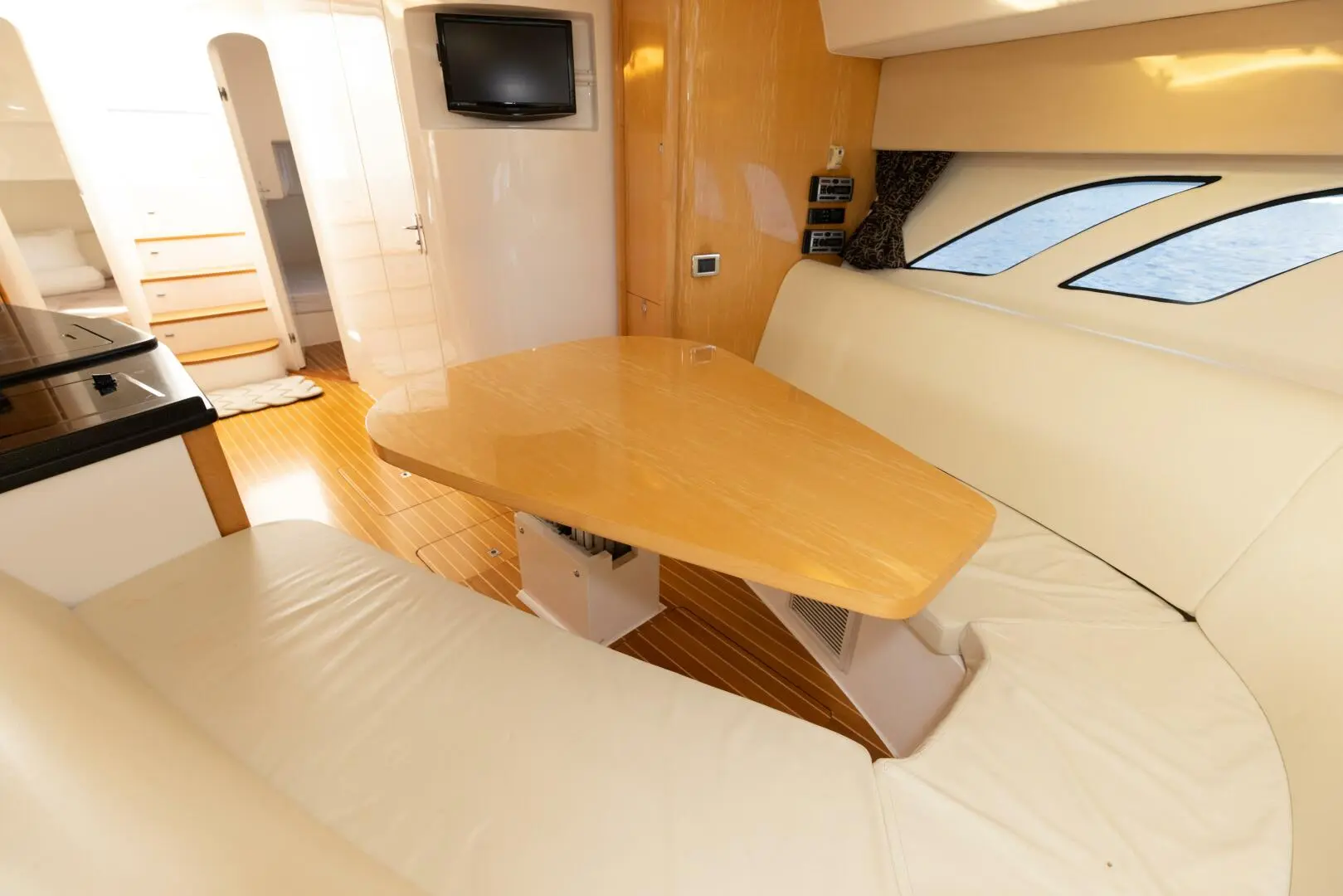 2009 Intrepid 475 sport yacht