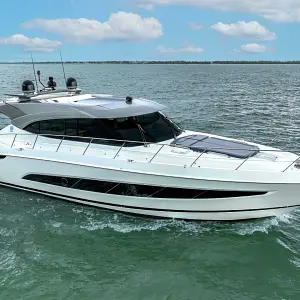 2025 Riviera 5400 Sport Yacht Platinum Edition - IN STOCK