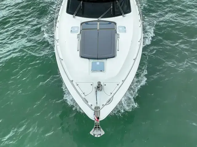 Riviera 5400 Sport Yacht Platinum Edition - IN STOCK