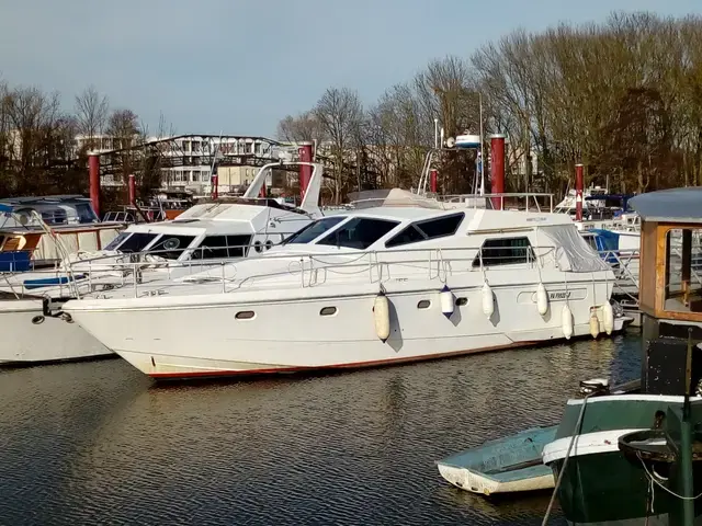 Ferretti Yachts ALTURA 46