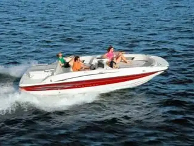 Bayliner 217 Deck Boat