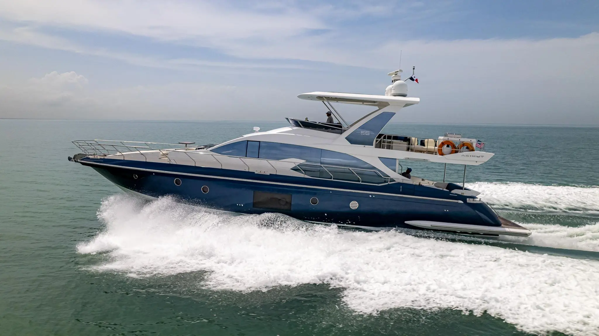 2017 Azimut flybridge