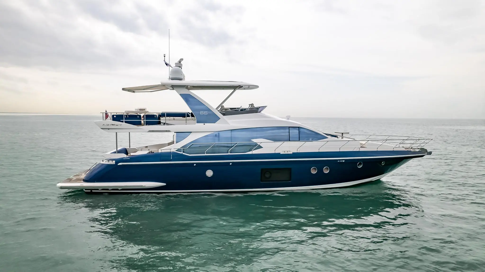 2017 Azimut flybridge