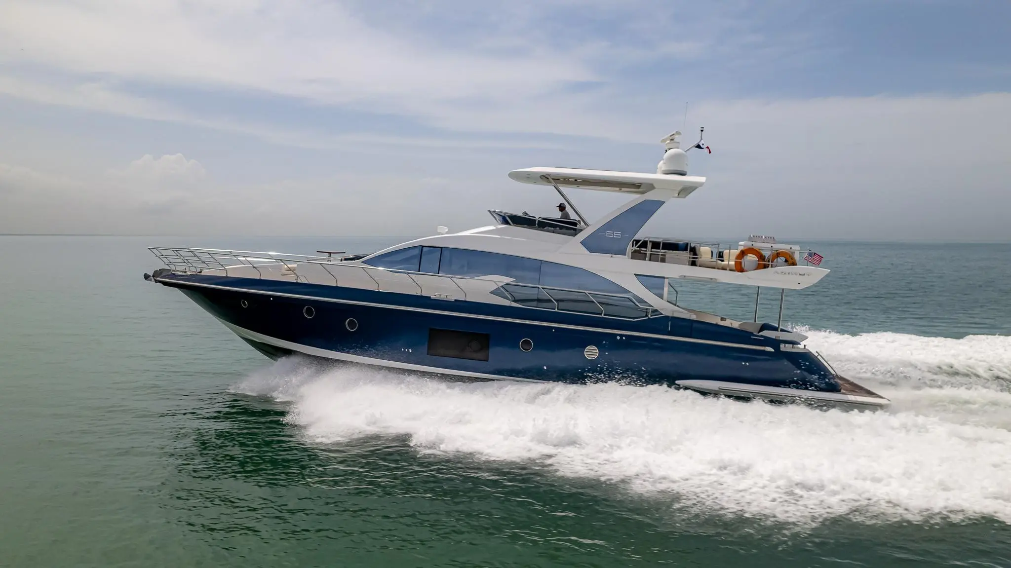 2017 Azimut flybridge