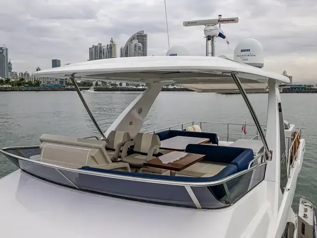 Azimut Flybridge