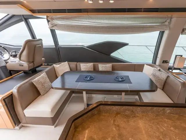 Azimut Flybridge