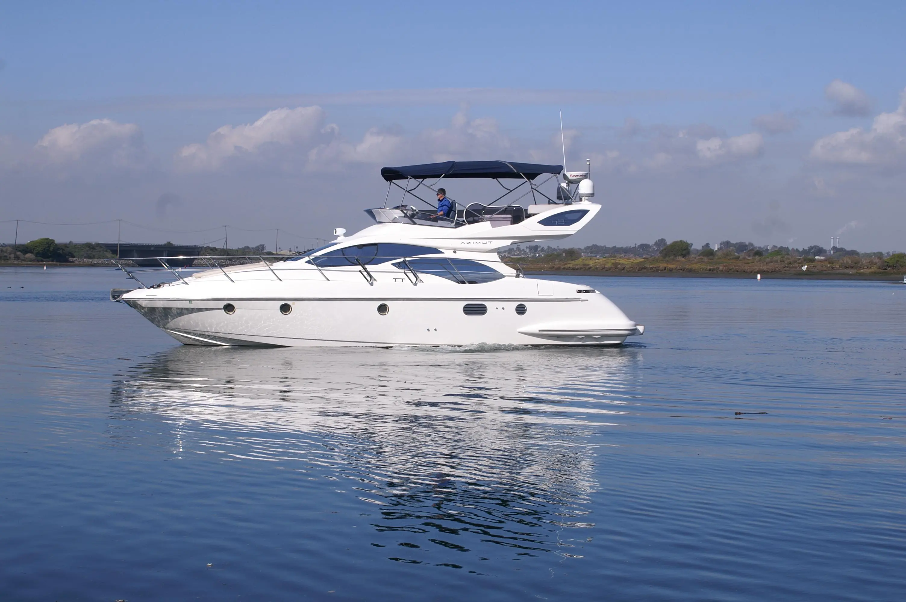 2008 Azimut flybridge