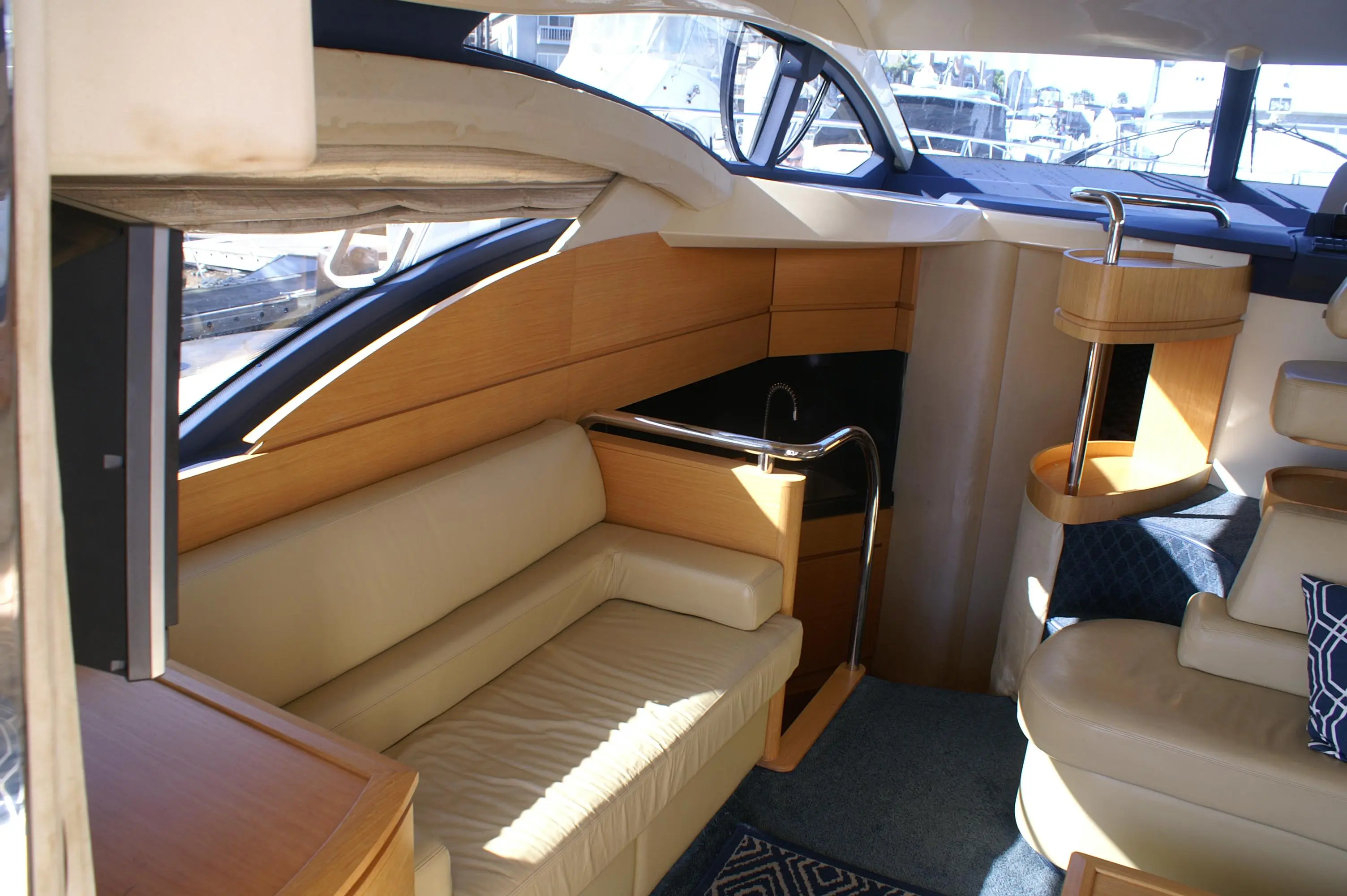 2008 Azimut flybridge