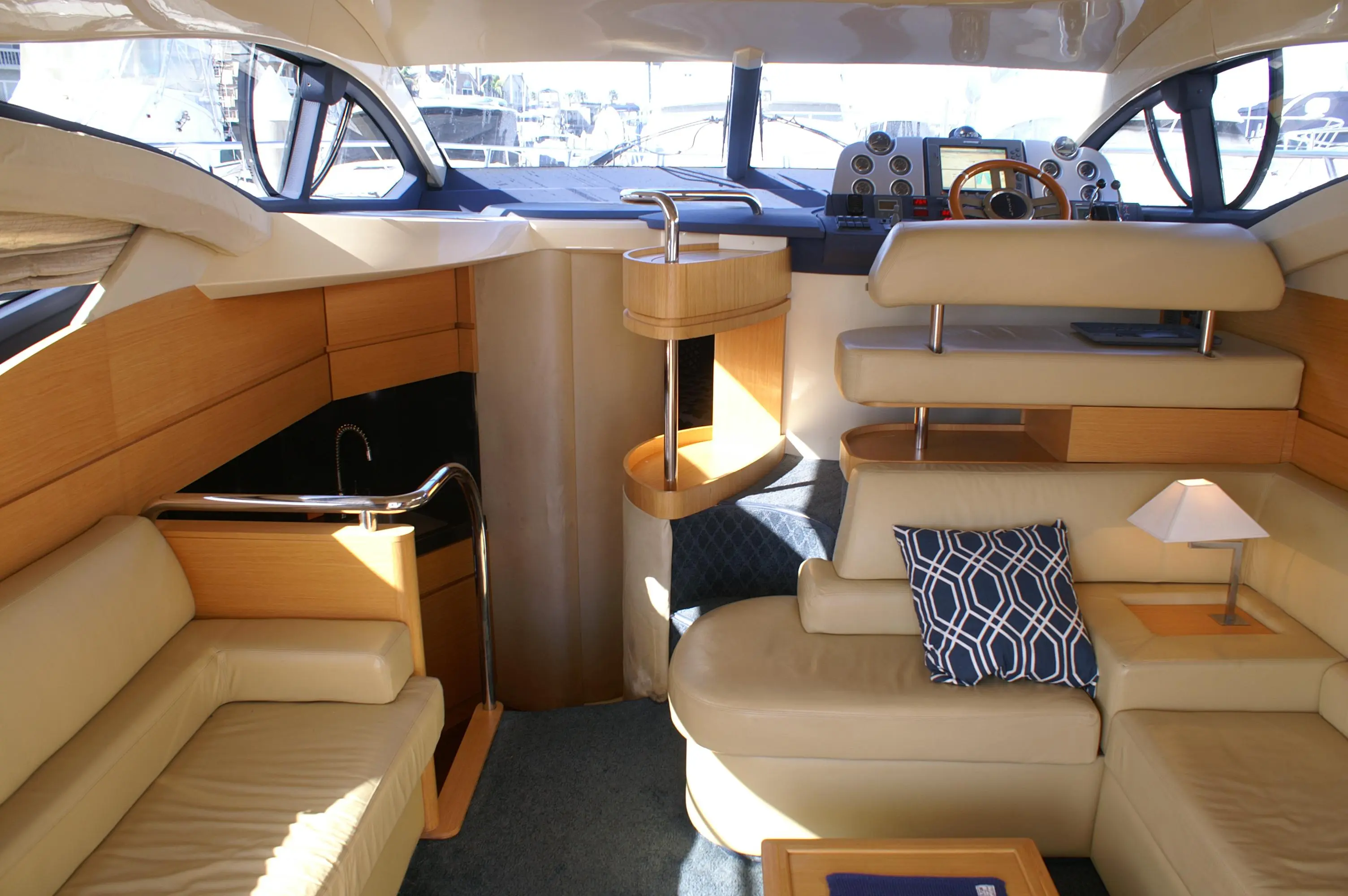 2008 Azimut flybridge