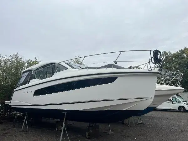 Sealine C335