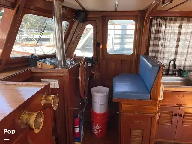 Trader 40 Double Cabin